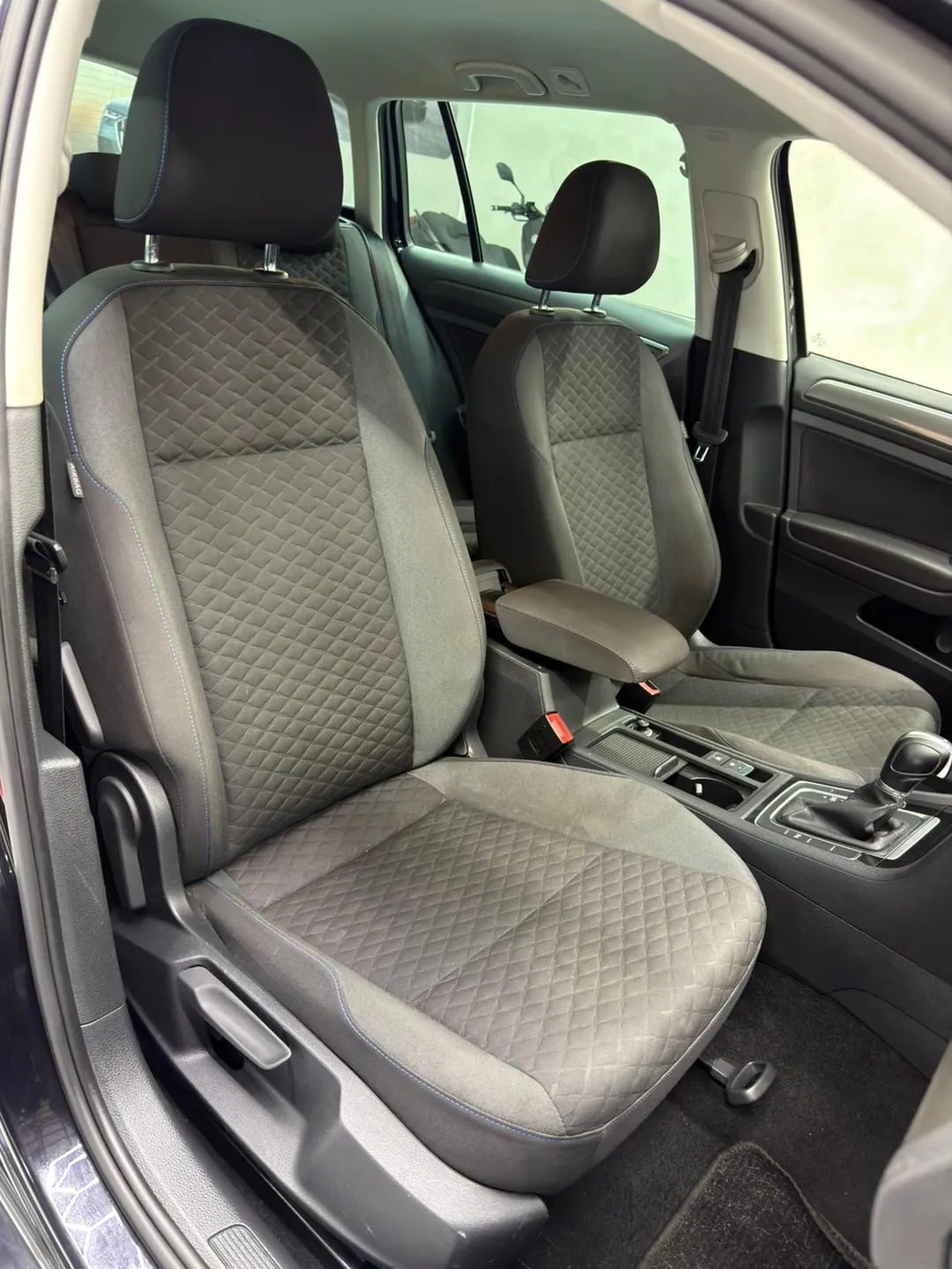 Volkswagen Golf Variant - Imagine 16