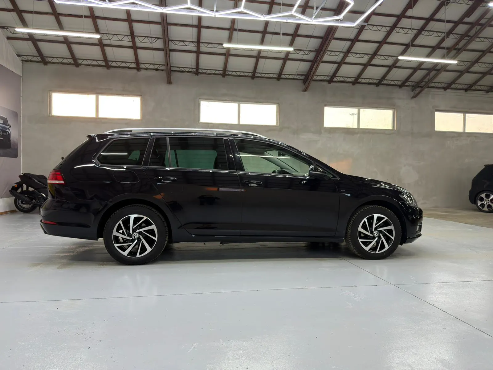 Volkswagen Golf Variant - Imagine 3