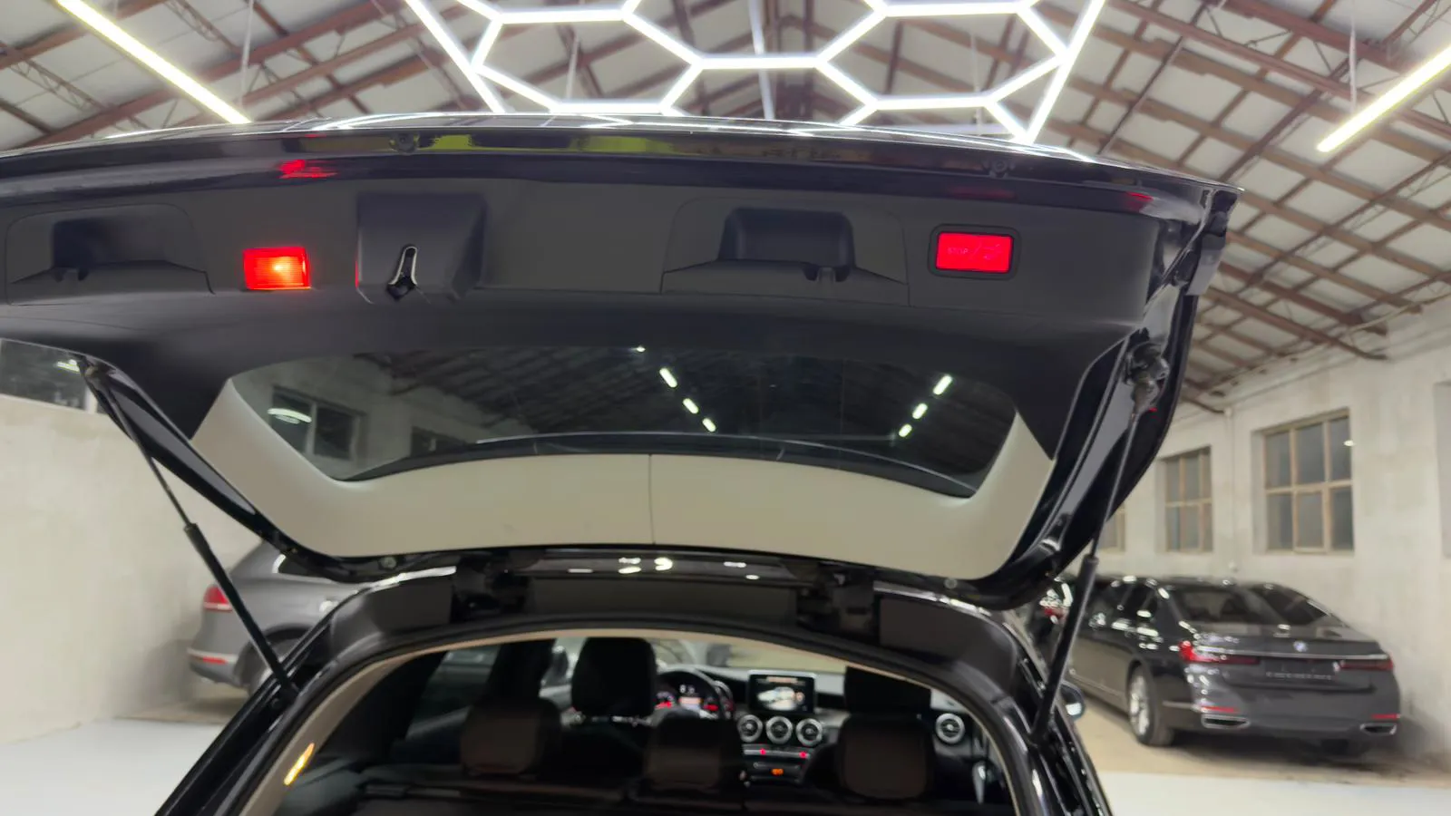 MERCEDES BENZ GLC 250d 4 MATIC - AMG Pachet  - Imagine 13