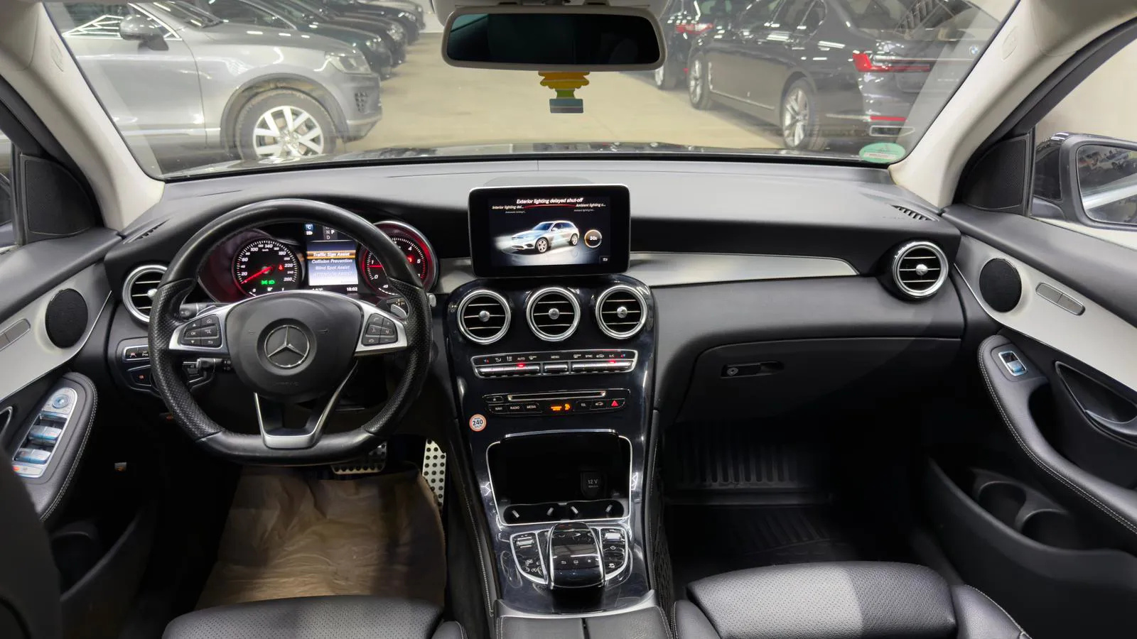 MERCEDES BENZ GLC 250d 4 MATIC - AMG Pachet  - Imagine 12