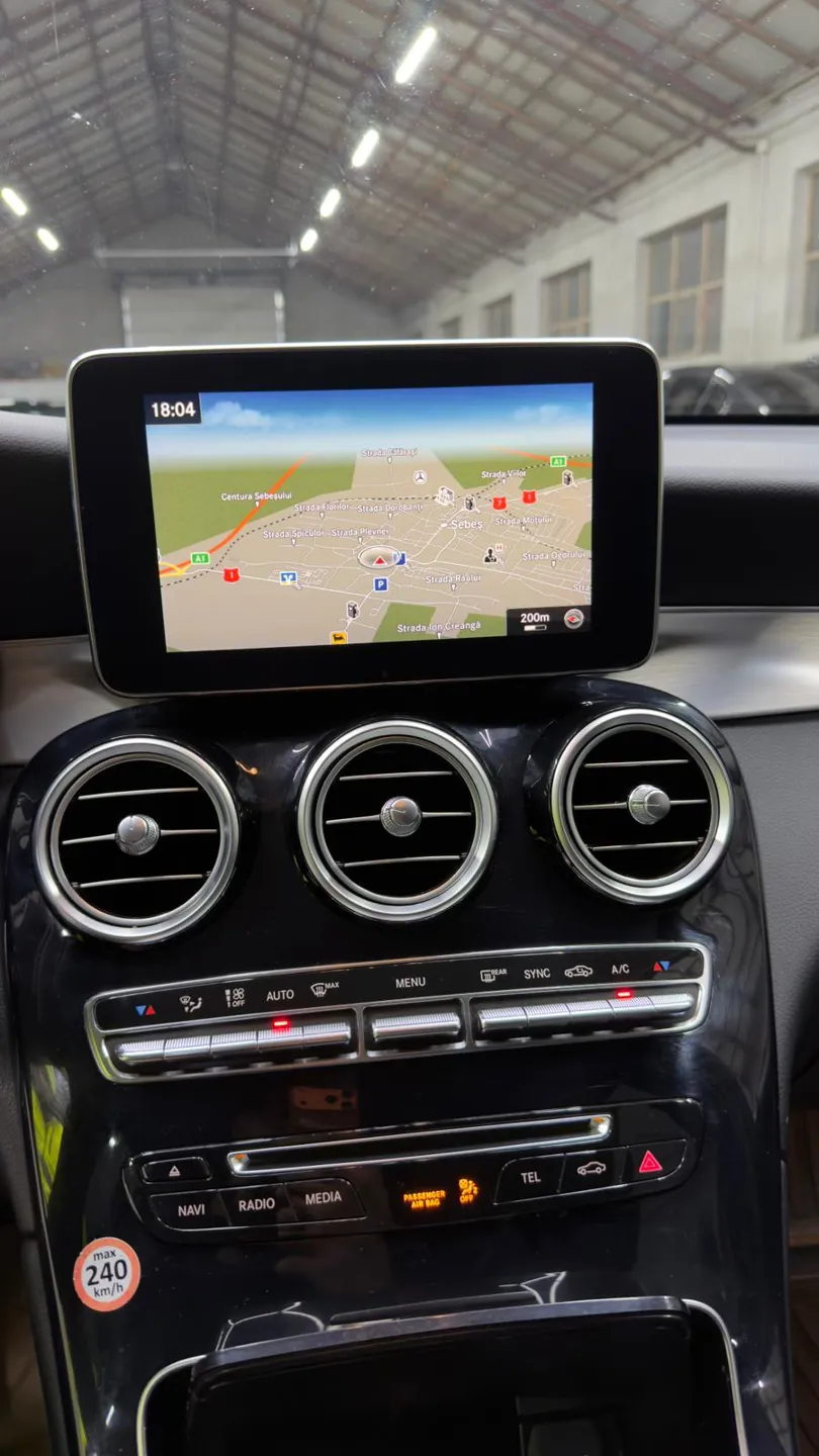 MERCEDES BENZ GLC 250d 4 MATIC - AMG Pachet  - Imagine 8