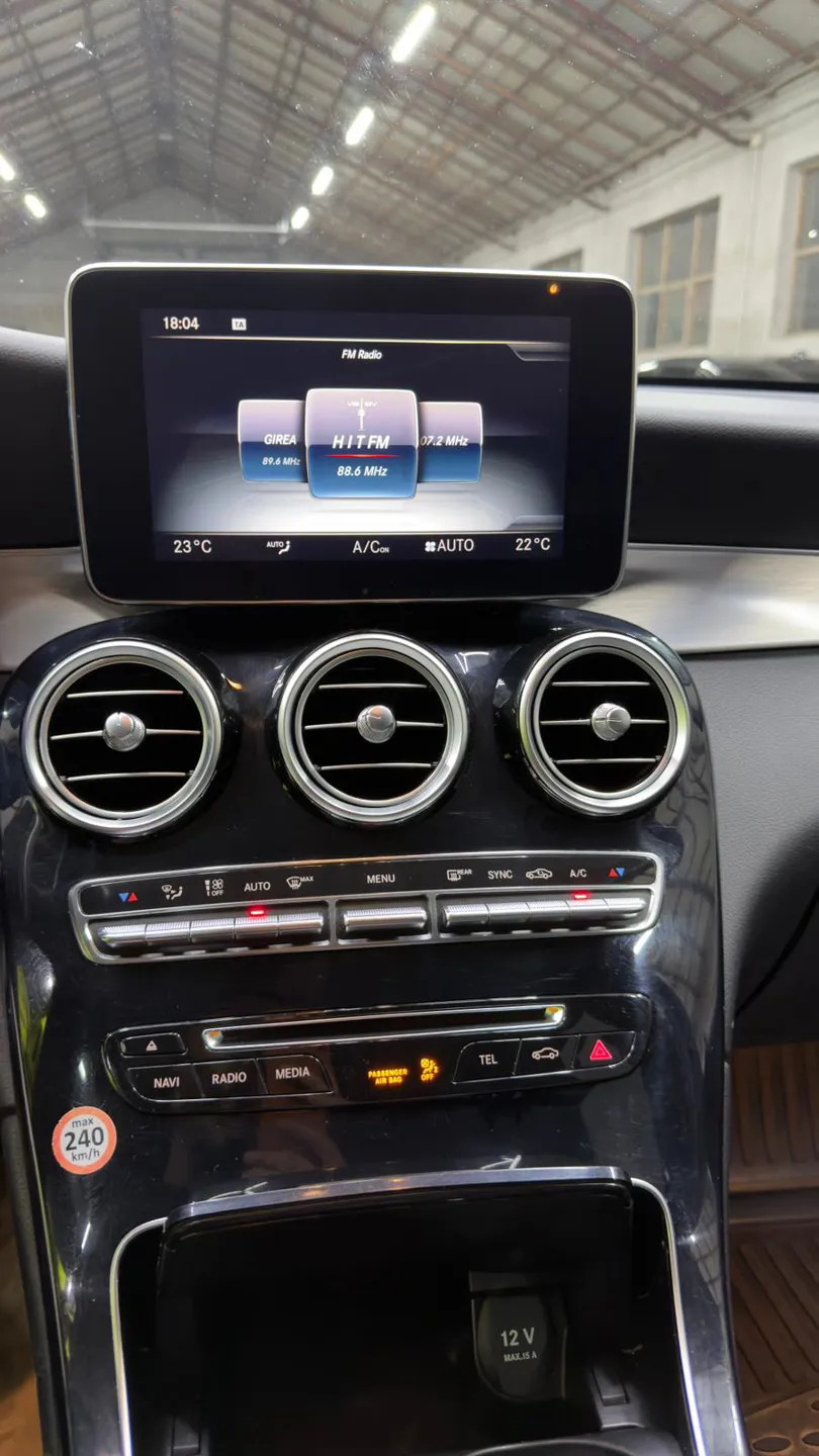 MERCEDES BENZ GLC 250d 4 MATIC - AMG Pachet  - Imagine 19