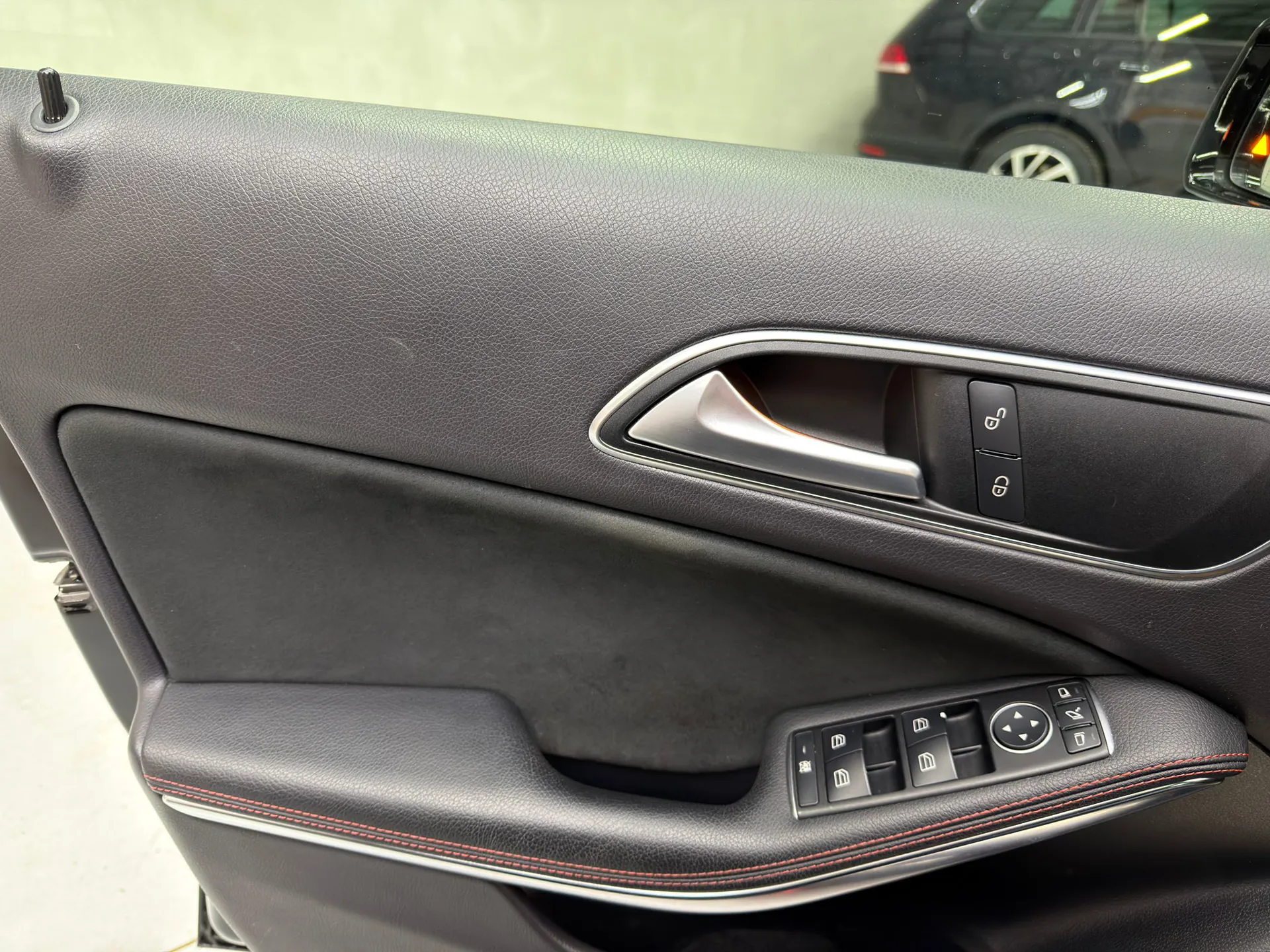 Mercedes-Benz A 200 CDI 7G-DCT AMG Line - Imagine 22