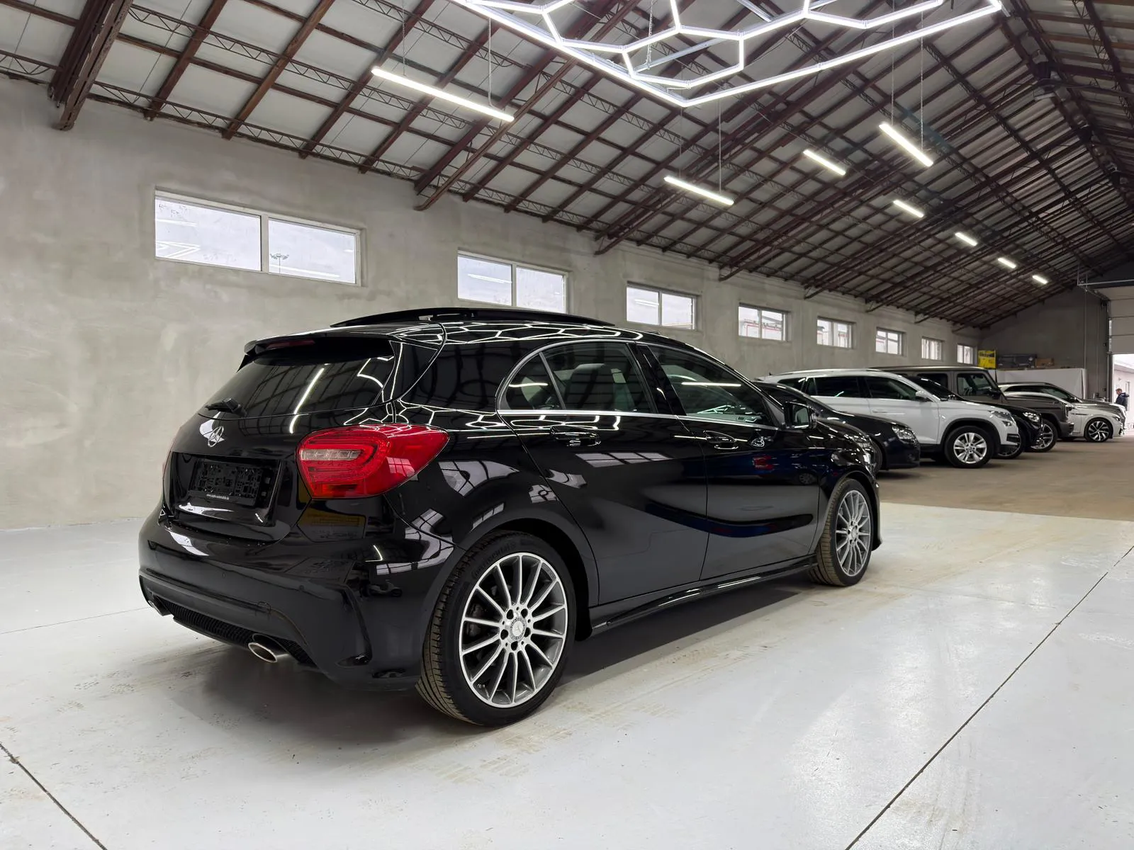 Mercedes-Benz A 200 CDI 7G-DCT AMG Line - Imagine 6