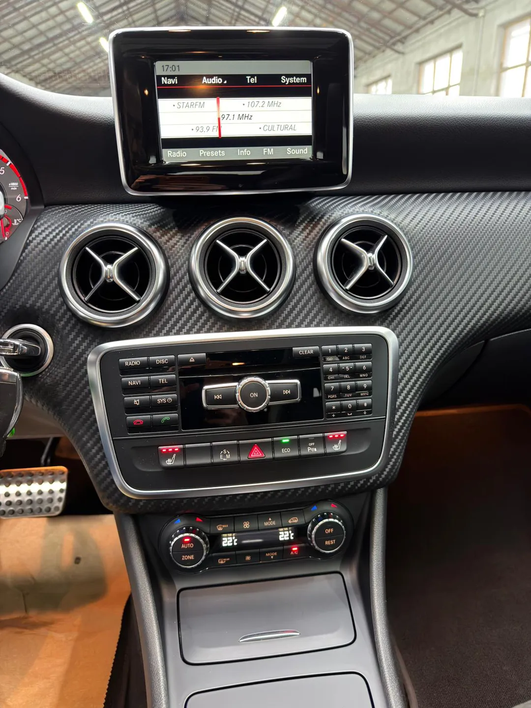 Mercedes-Benz A 200 CDI 7G-DCT AMG Line - Imagine 14
