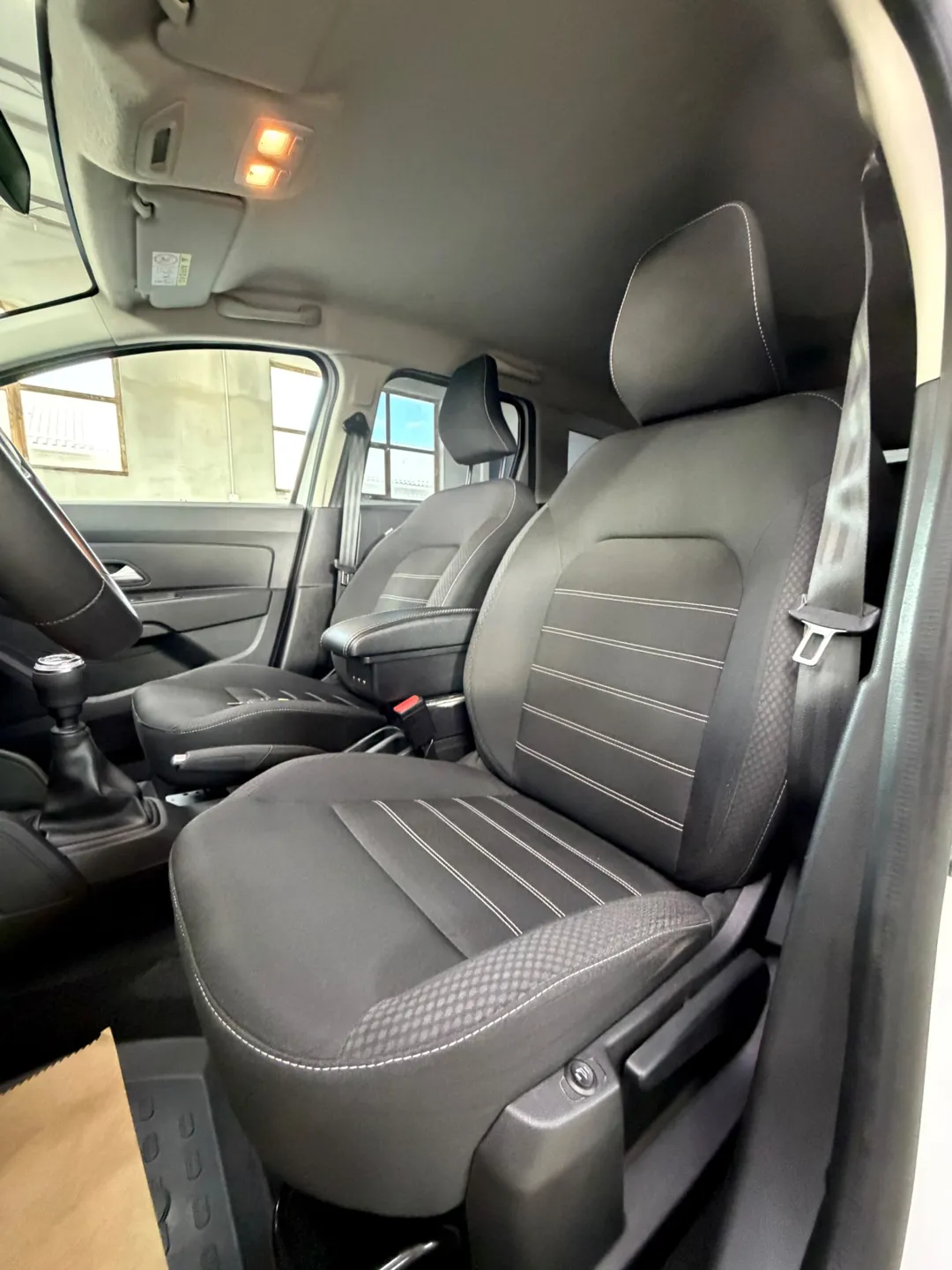 Dacia Duster Blue dCi 115 4WD Comfort - Imagine 17