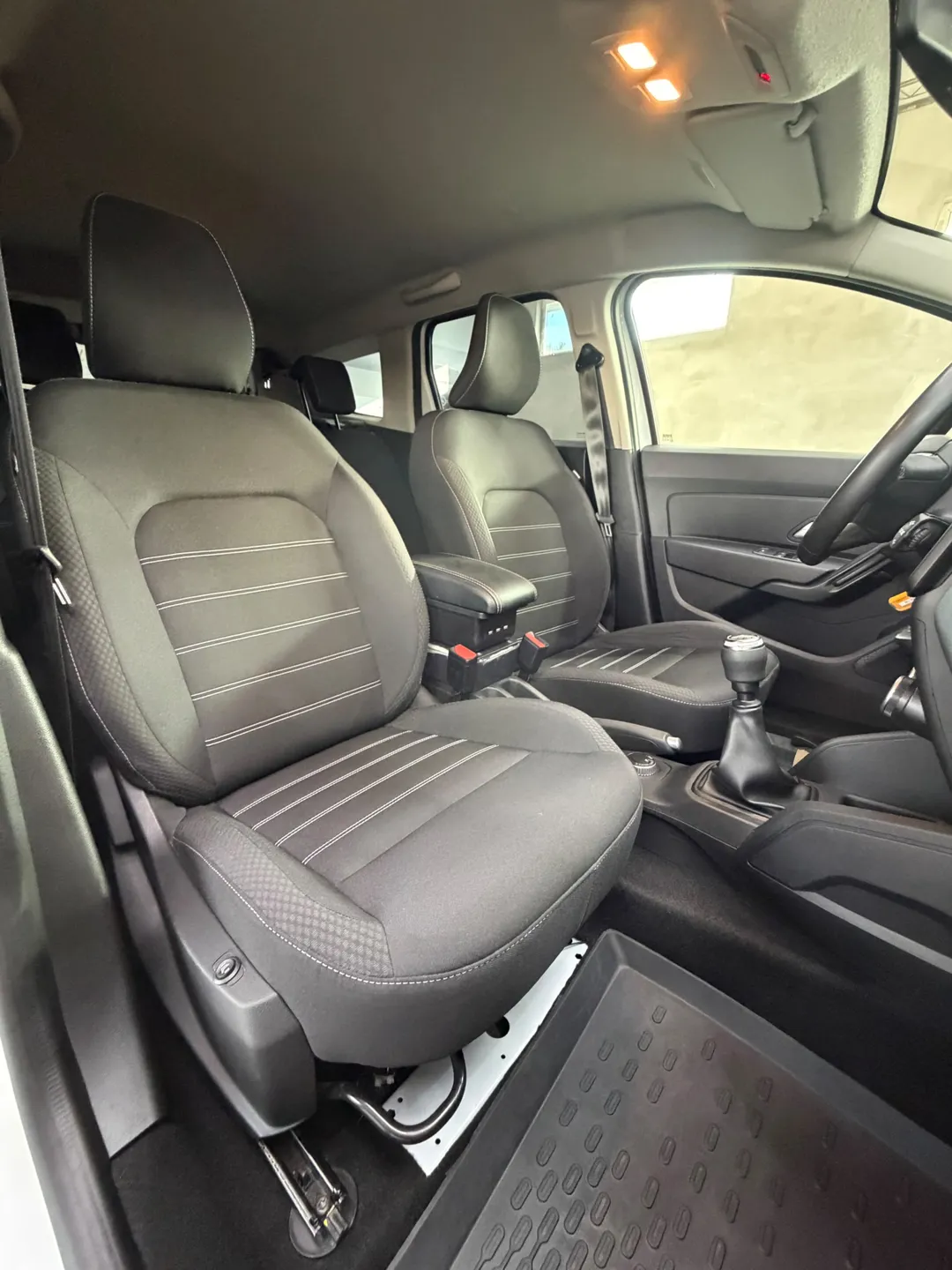 Dacia Duster Blue dCi 115 4WD Comfort - Imagine 18
