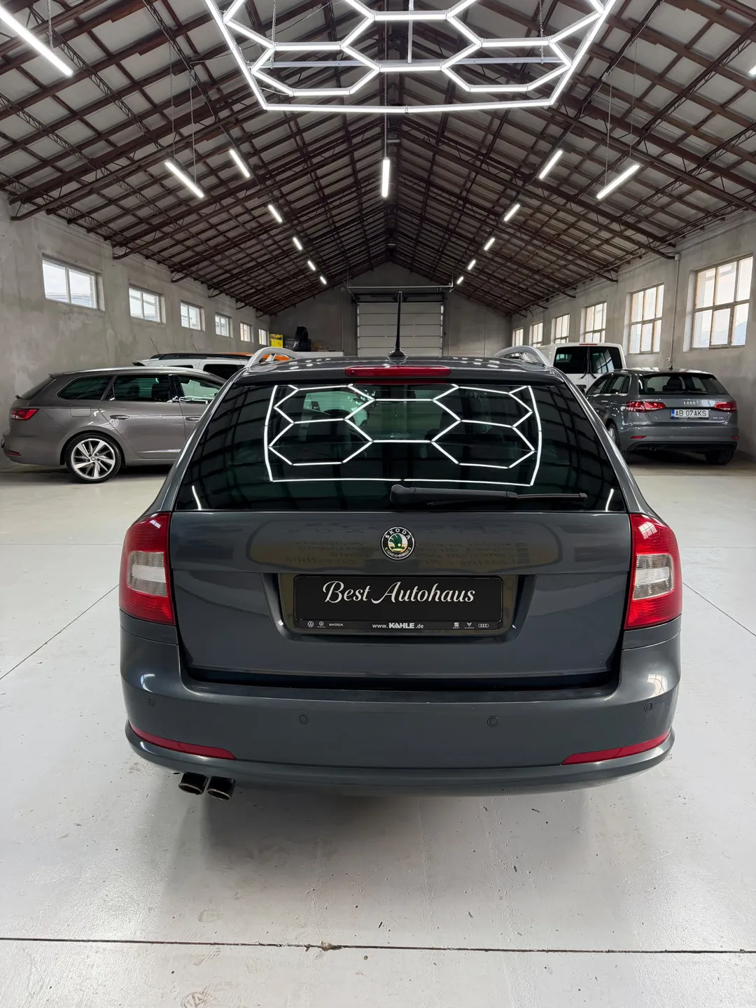 Skoda Octavia 2.0 TDI DPF DSG RS - Imagine 8