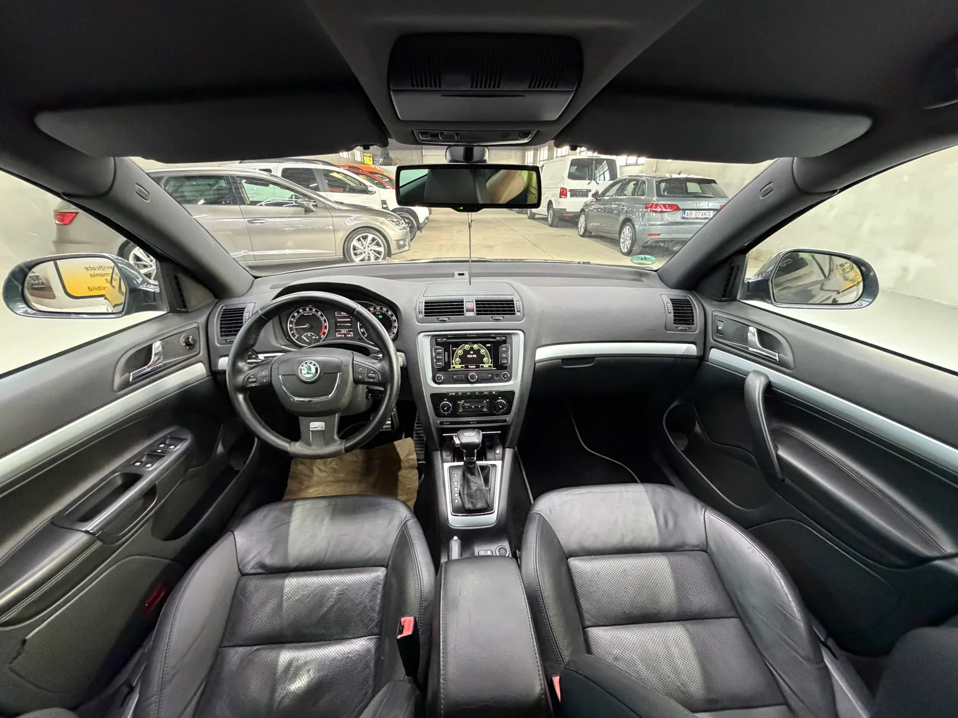 Skoda Octavia 2.0 TDI DPF DSG RS - Imagine 10