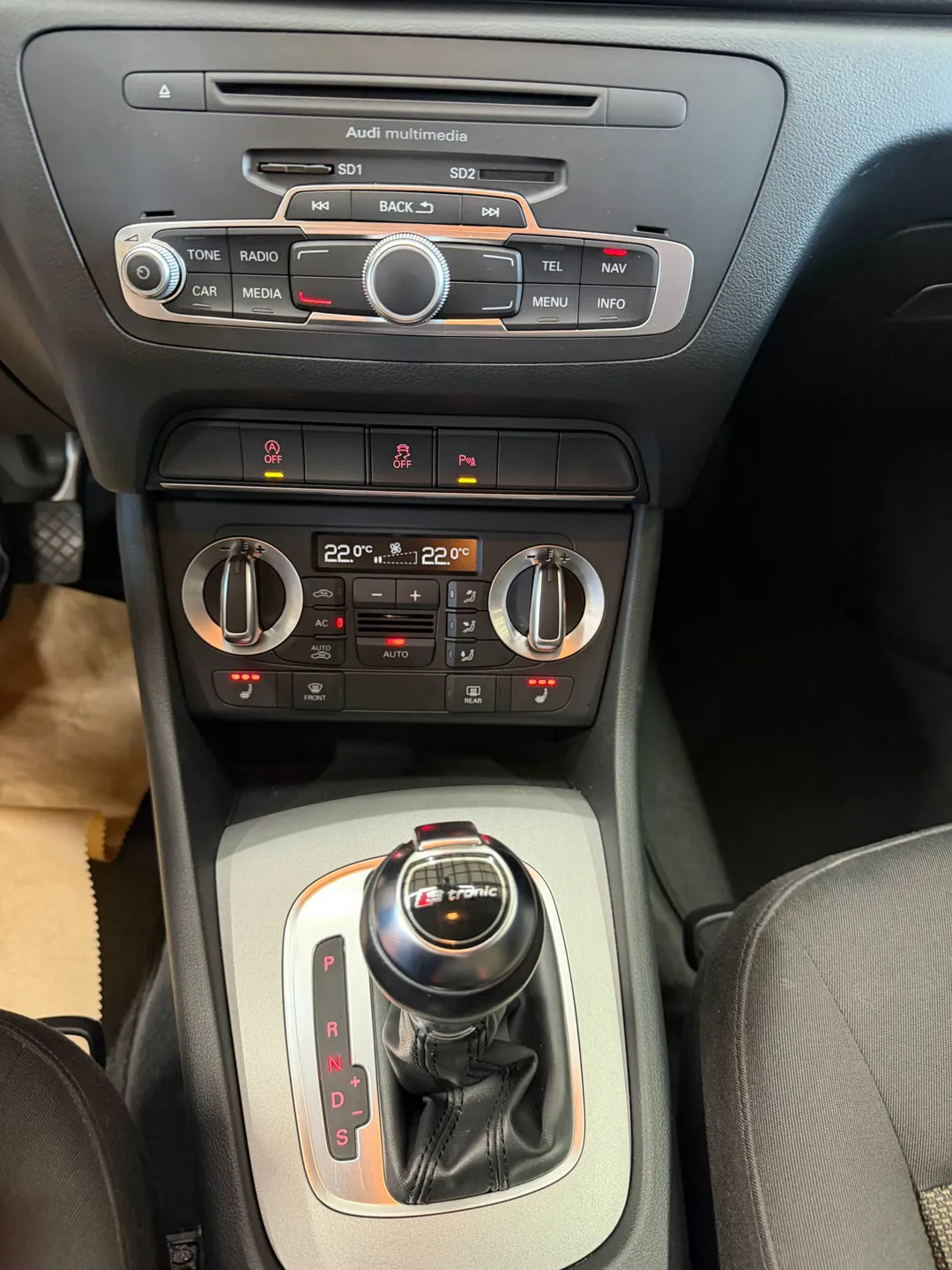 Audi Q3 2.0 TDI Quattro S tronic - Imagine 14